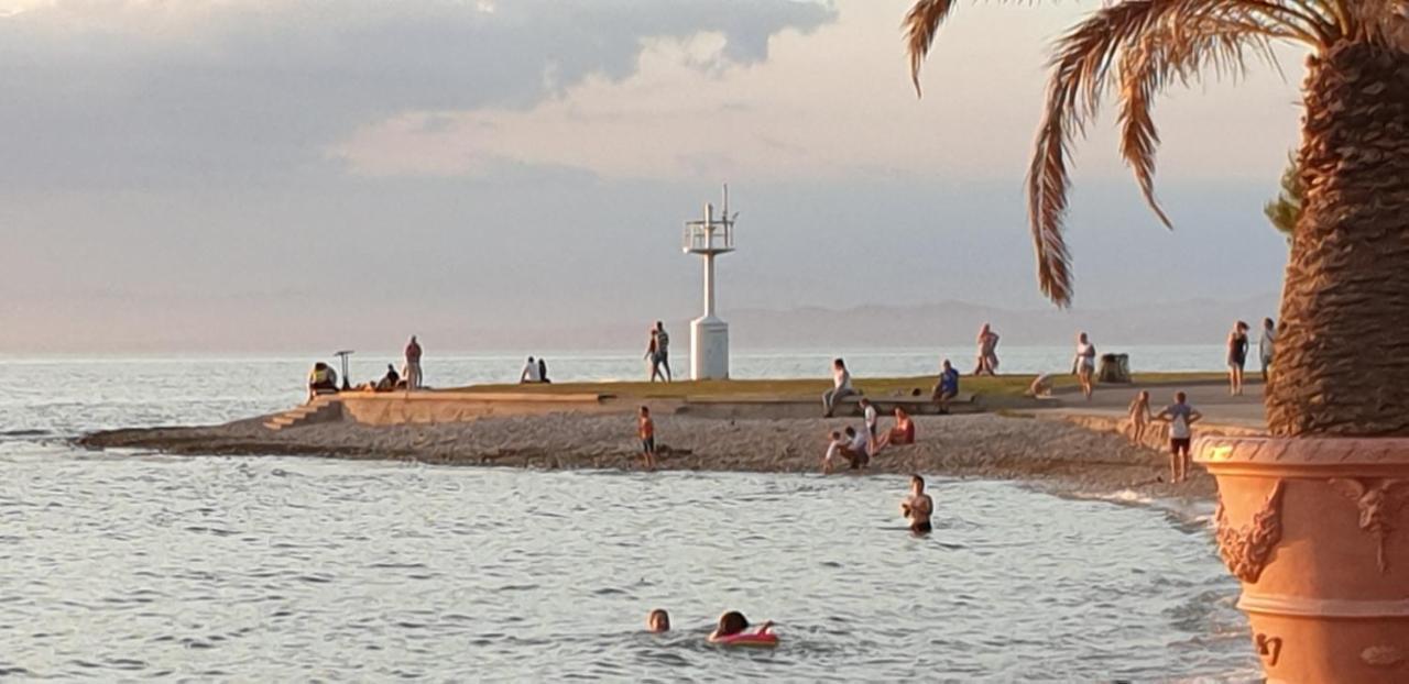 Apartments Laguna Gisela Изола Экстерьер фото